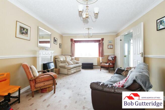 BAY FRONTED LOUNGE