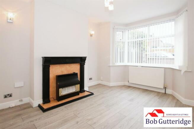 BAY FRONTED DINING ROOM
