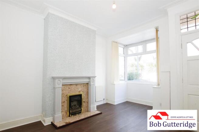BAY FRONTED SITTING ROOM