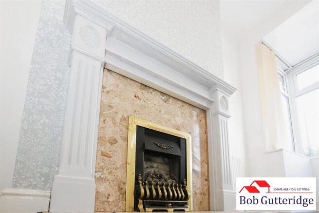 BAY FRONTED SITTING ROOM