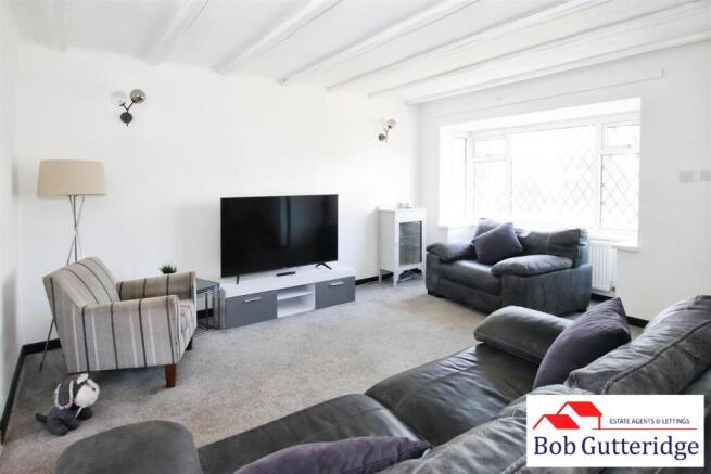BAY FRONTED LOUNGE