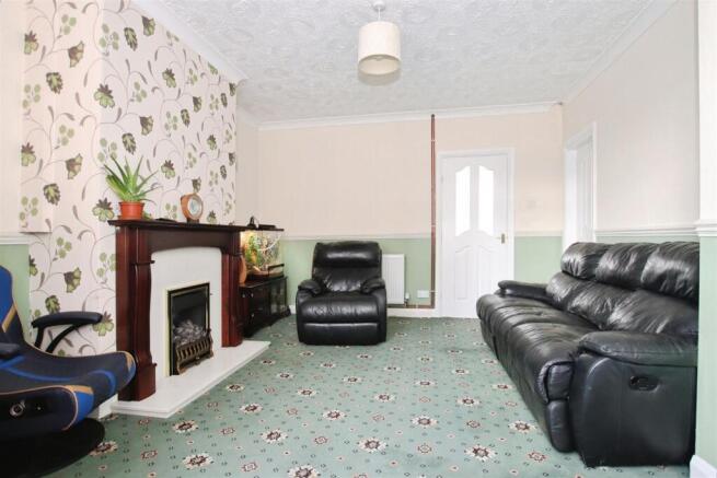 BAY FRONTED LOUNGE