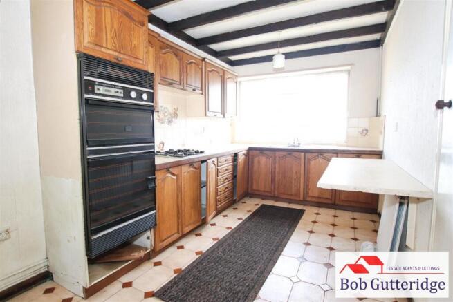 FITTED KITCHEN / DINER