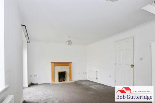 FULL WIDTH LOUNGE / DINER