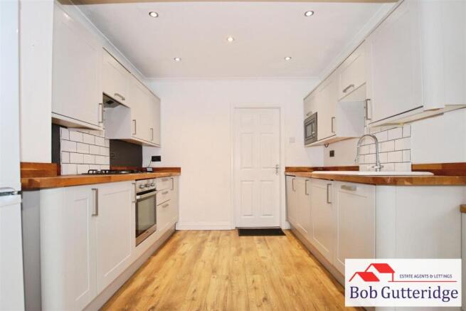 FITTED KITCHEN / DINING ROOM