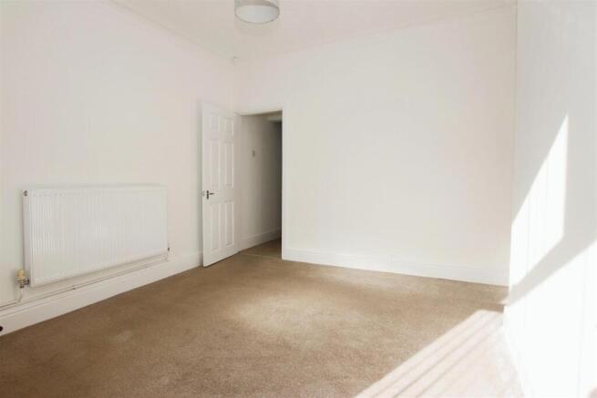 BAY FRONTED LOUNGE