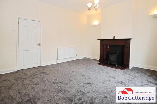 LOUNGE / DINING ROOM