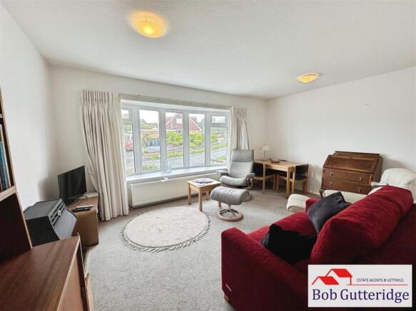 FULL WIDTH LOUNGE / DINER