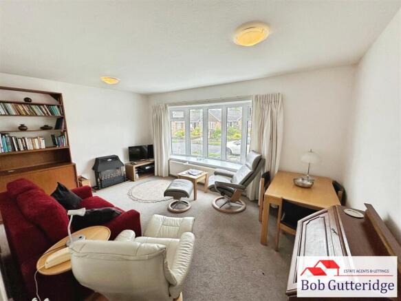 FULL WIDTH LOUNGE / DINER