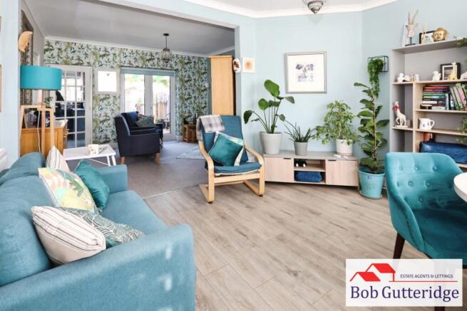 OPEN PLAN THROUGH LOUNGE / DINER