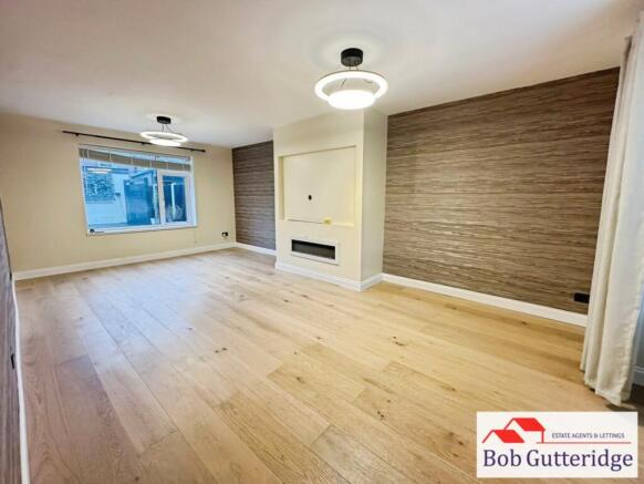 THROUGH LOUNGE / DINER