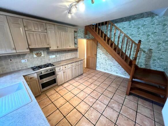 Kitchen 1.jpg