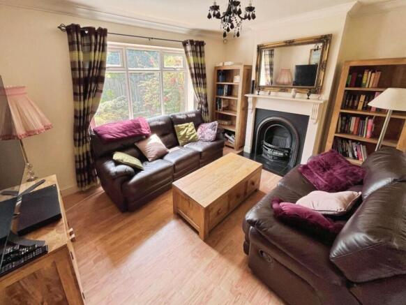 8bfdee35-Lounge 201.jpg