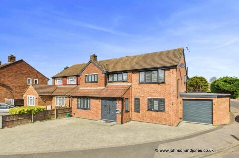 Fairway, Chertsey, Surrey, KT16