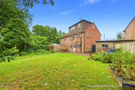 Fernlands Close, Chertsey, Surrey, KT16