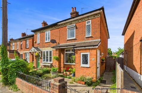 Mead Lane, Chertsey, Surrey, KT16