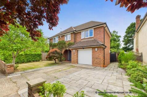 Ferndale Avenue, Chertsey, Surrey, KT16