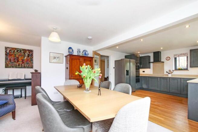 Kitchen/Dining Area