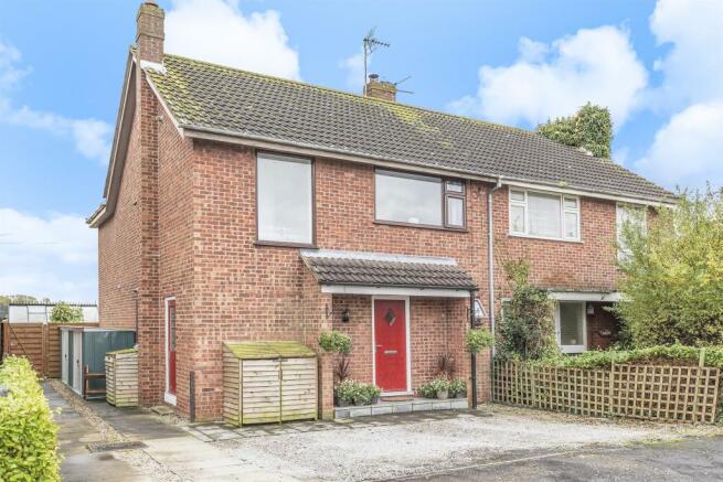 3 Bedroom Semi Detached House For Sale In Gay Meadows Stockton On