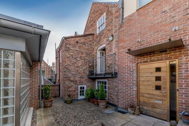 4 bedroom town house  for sale York