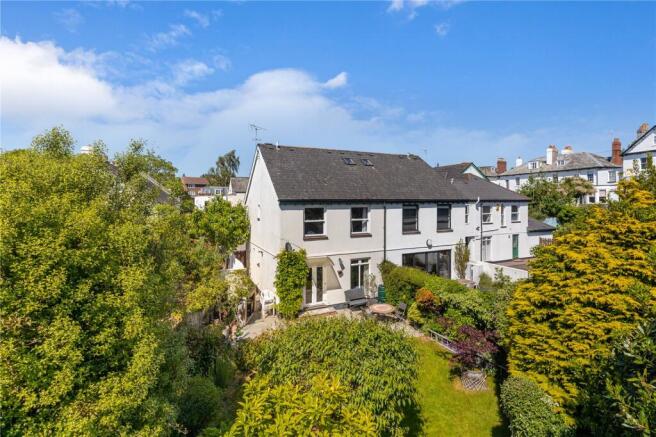 6 Radnor Place