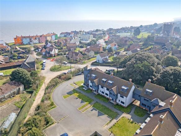4 Oakes Court