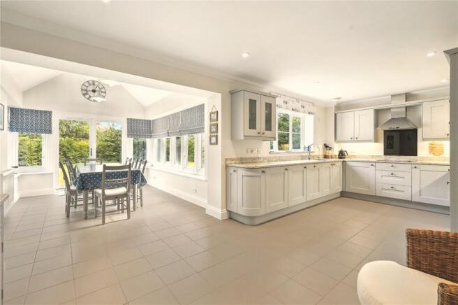 Kitchen/Dining Area