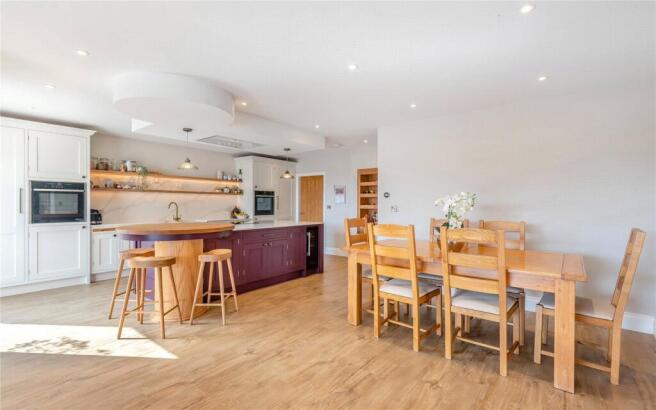Kitchen/ Dining Room