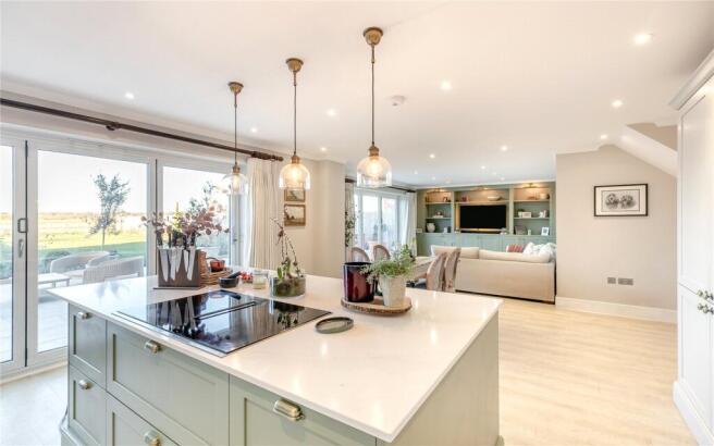 Kitchen/ Dining Area