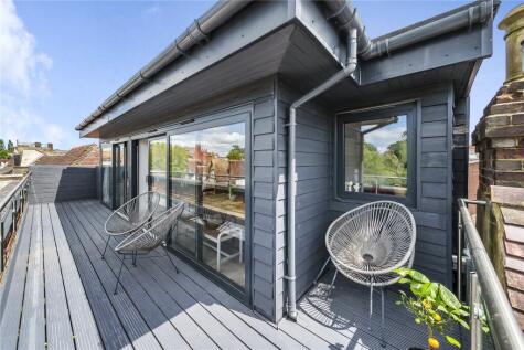 Lyons Crescent, Tonbridge, Kent, TN9