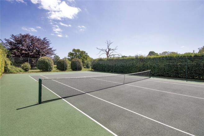 Communal Tennis Crt