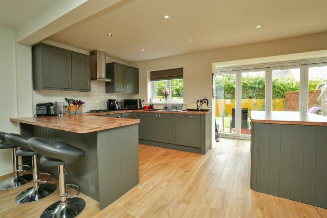 Open Plan Living / Dining / Kitchen