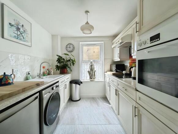 ca6a2162-KITCHEN.jpg