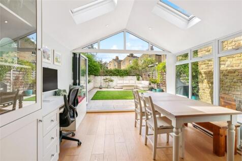 Wandsworth Bridge Road, Fulham, London, SW6