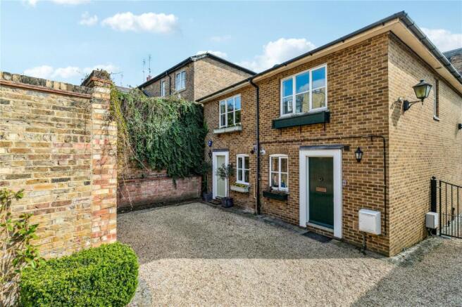 Lancaster Mews