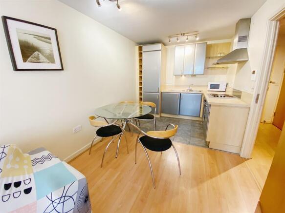 Kitchen/Dining