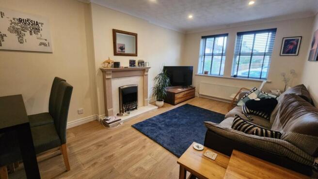 41 Burns Way - 1.jpg