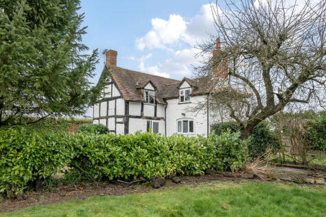 Three Yews, Clifton-upon-Teme