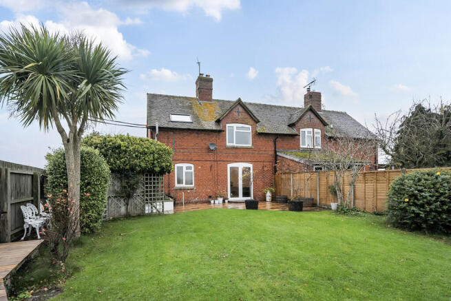 1372757-1-690a2bb...