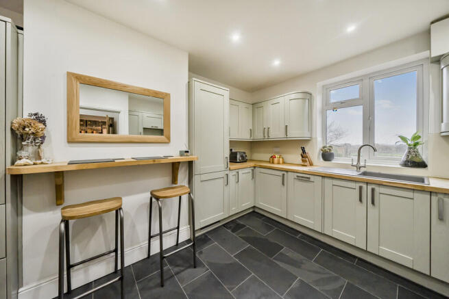 1372757-8-690a2be...