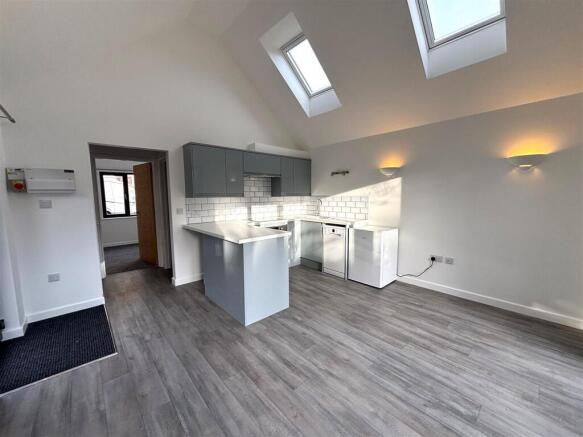 Kitchen lounge 2.jpeg