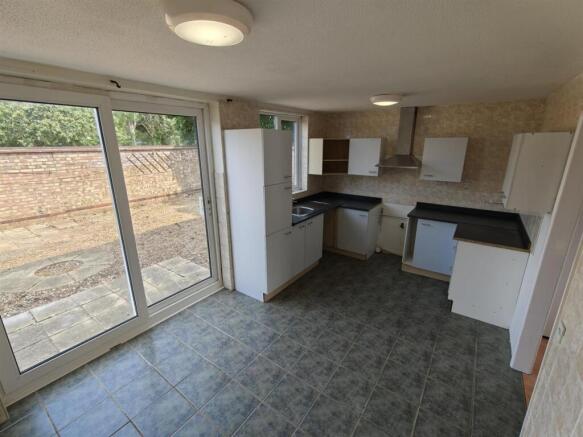 Kitchen 1.jpg