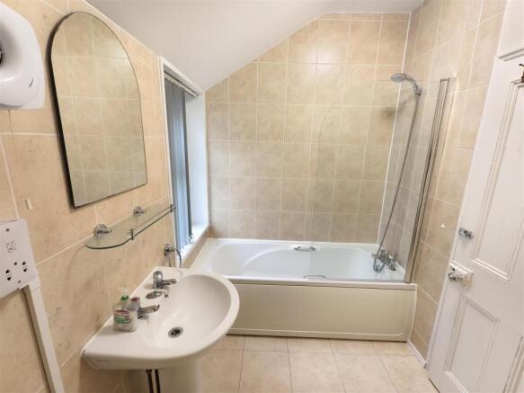 Bathroom.jpg