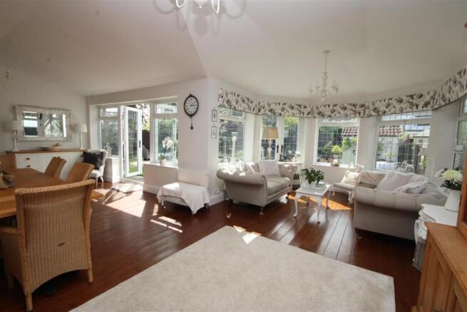 Dining & Sun Room