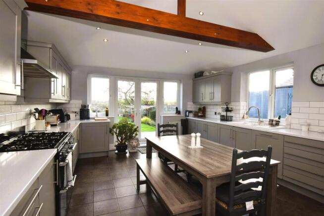 Kitchen/Breakfasting Room