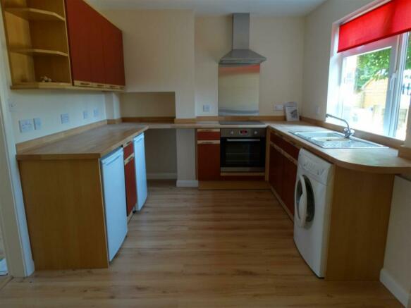 KITCHEN / DINING ROOM