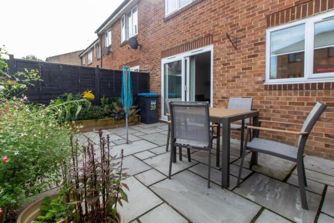 50 Gorcon Close - garden.jpg