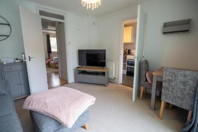50 Gorcon Close - living room-2.jpg