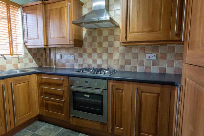 2 Lime Tree Grove - kitchen.jpg