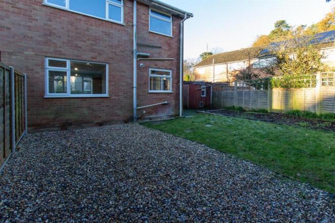 2 Awbrook Cl - Garden.jpg